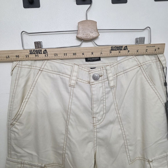 True Religion Cream Cargo Pants with Sturdy Cotton Blend - Picture 4 of 8